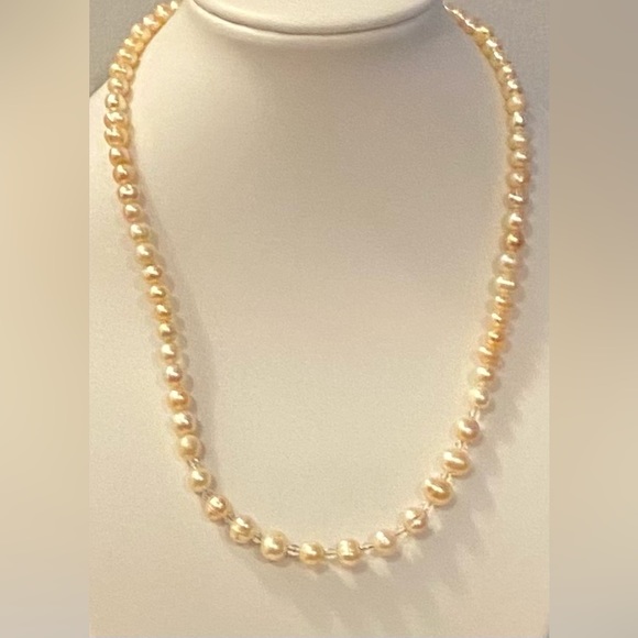 Genuine Organic Freshwater Pearl necklace - Picture 1 of 3